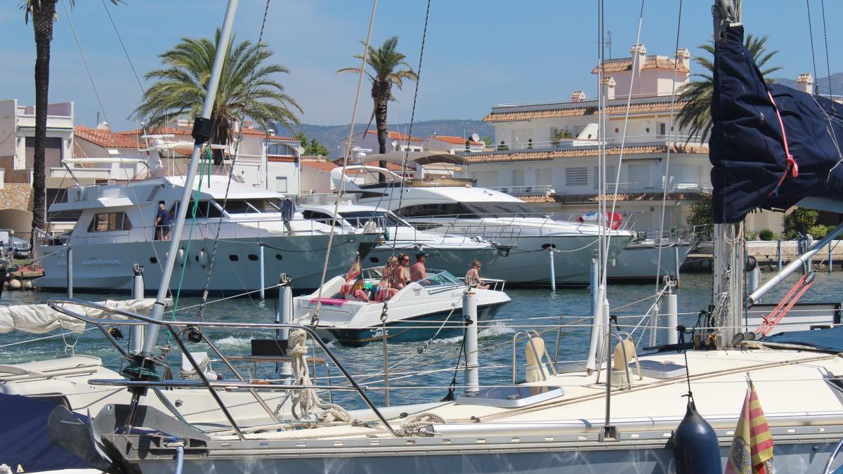 Empuriabrava obre la porta a moltes experiències.