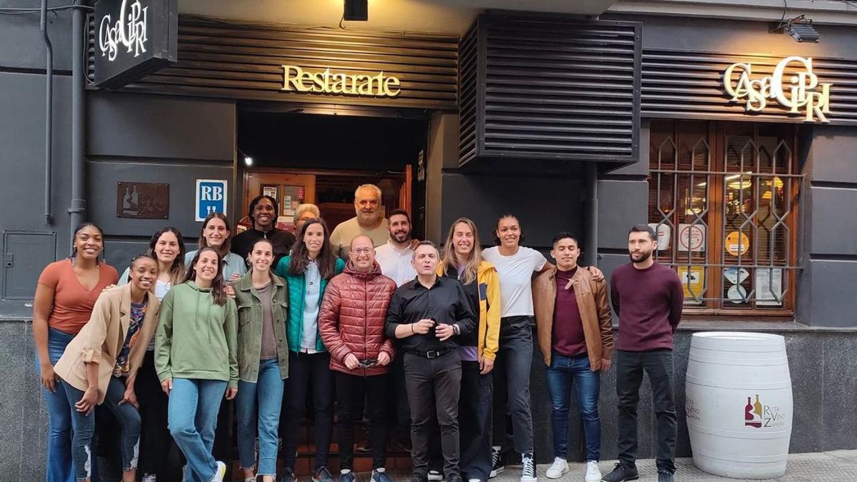 El Recoletas Zamarat celebró ayer la comida de despedida de la temporada. / CDZ |  JOSÉ LUIS FERNÁNDEZ