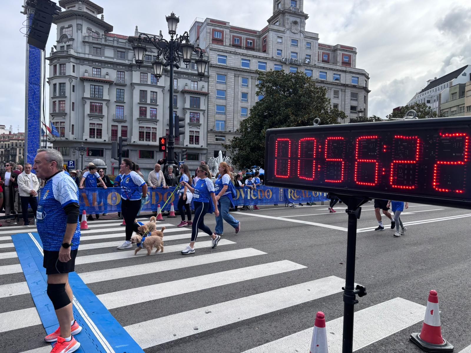 EN IMÁGENES: Así ha sido la carrera por el centenario del Real Oviedo