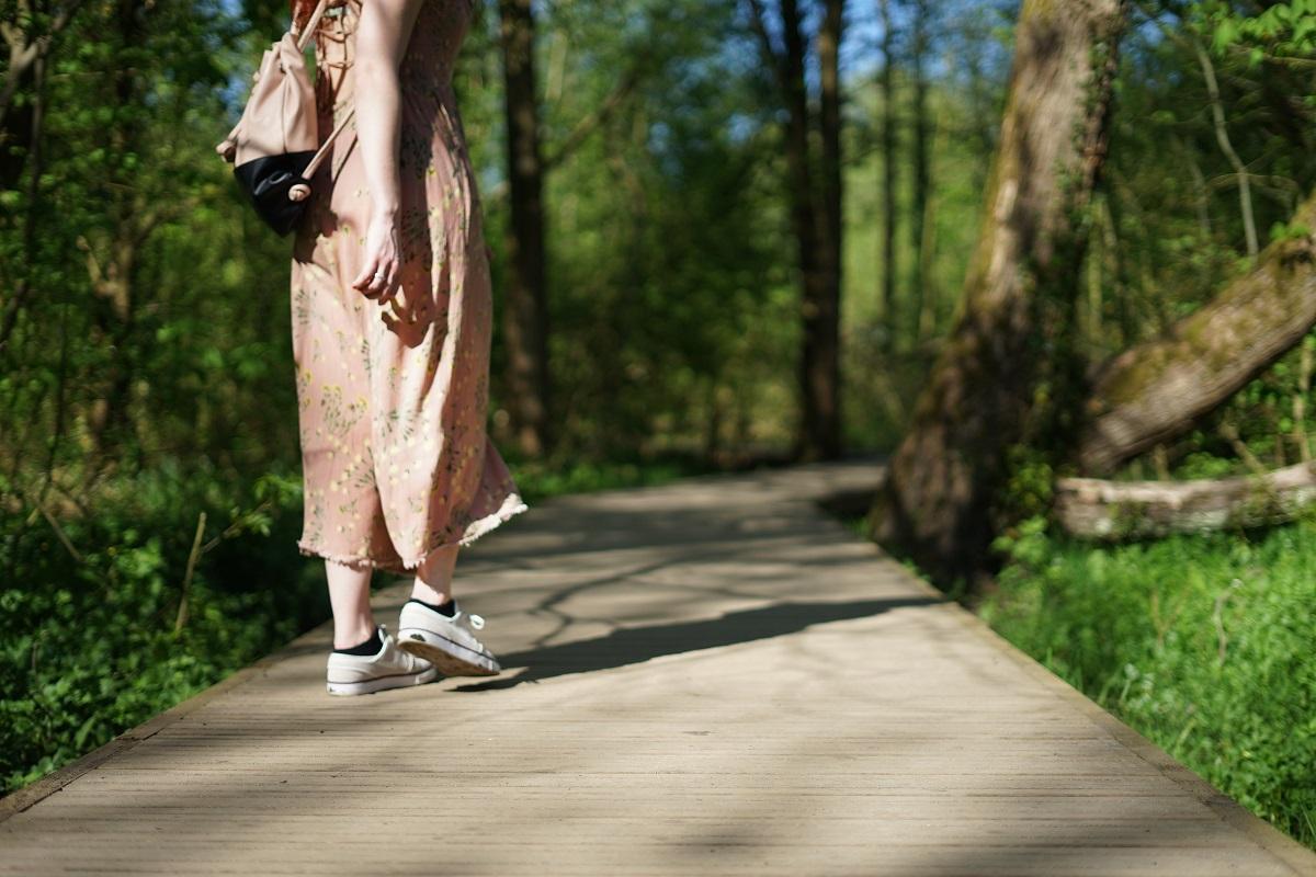 Una hora de paseo diario, a buen ritmo, mejora la salud cardiovascular.