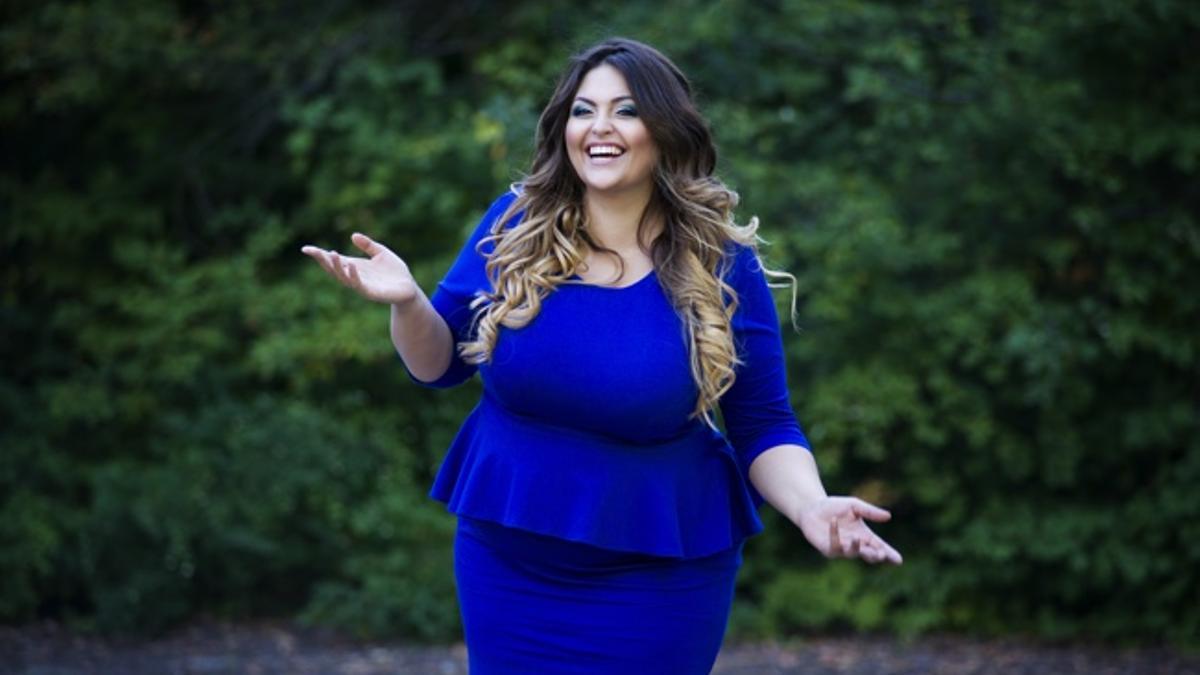 Vestidos 'plus size' para invitadas de boda