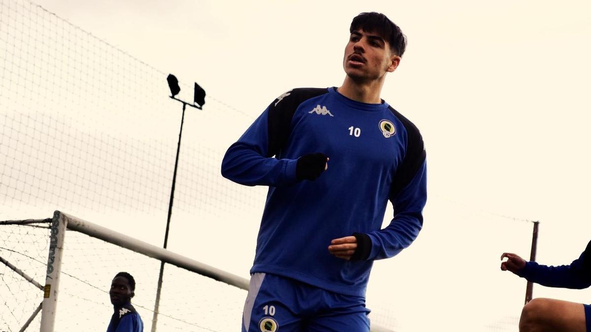 Nico Espinosa, durante un entrenamiento del primer equipo en la presente temporada, en Fontcalent.