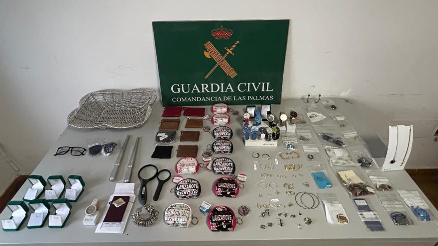Arrestados por robar joyas y bisutería en un comercio de Lanzarote