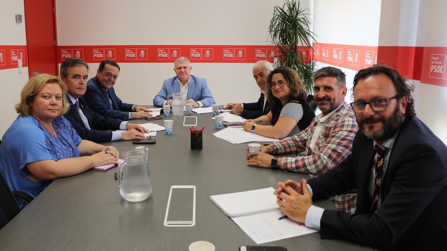 José Vélez se reúne con los empresarios: &quot;Cerraremos muchísimos acuerdos con patronal y sindicatos&quot;