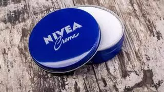 La cuchara antiedad de Nivea: mejora la circulación en la sangre y rejuvenece el rostro