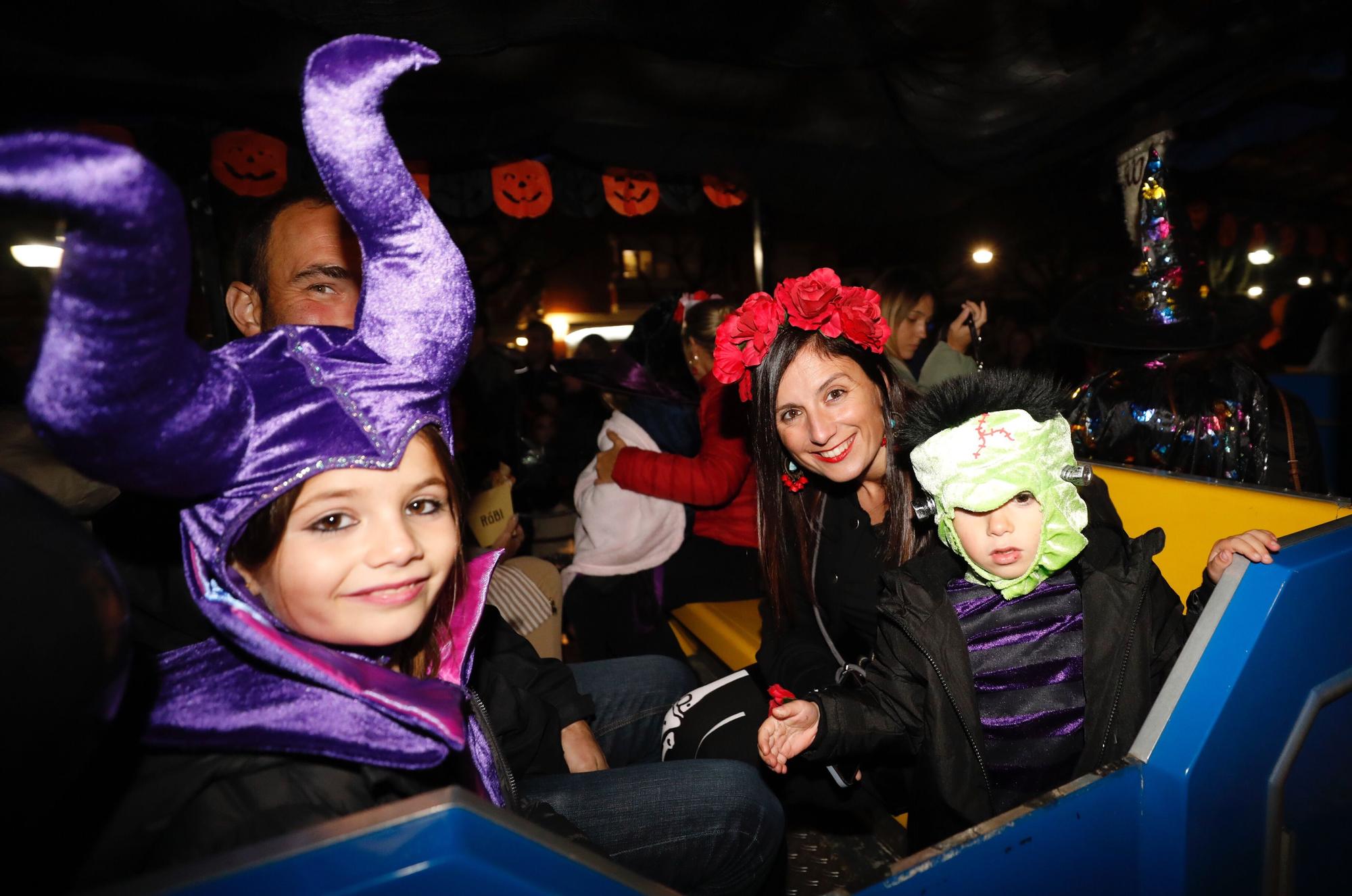 EN IMÁGENES: La Fresneda, a la calle para celebrar Halloween