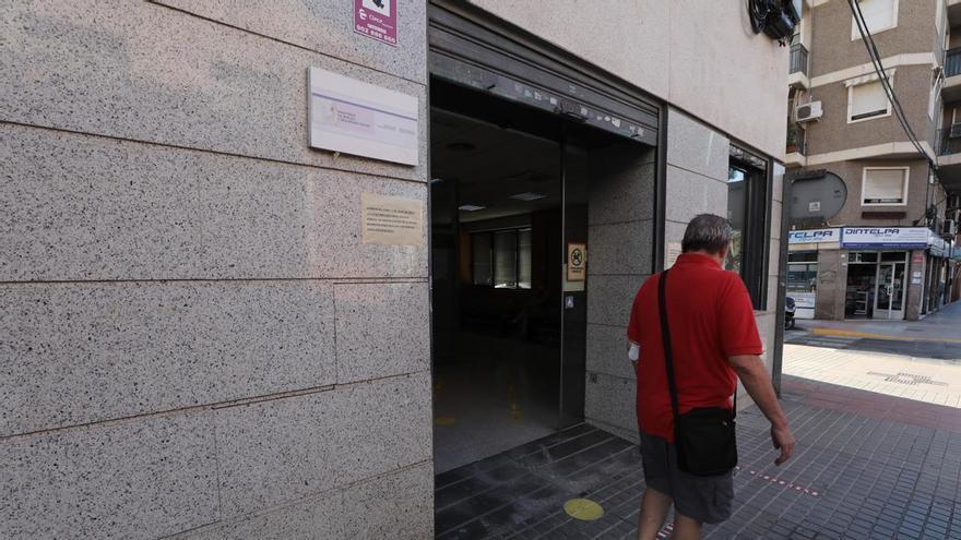 El Servicio Público de Empleo abrirá una oficina provisional en Elche para reducir el colapso en la atención
