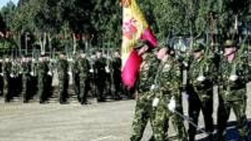 101 militares del noveno ciclo juran bandera en el cimov