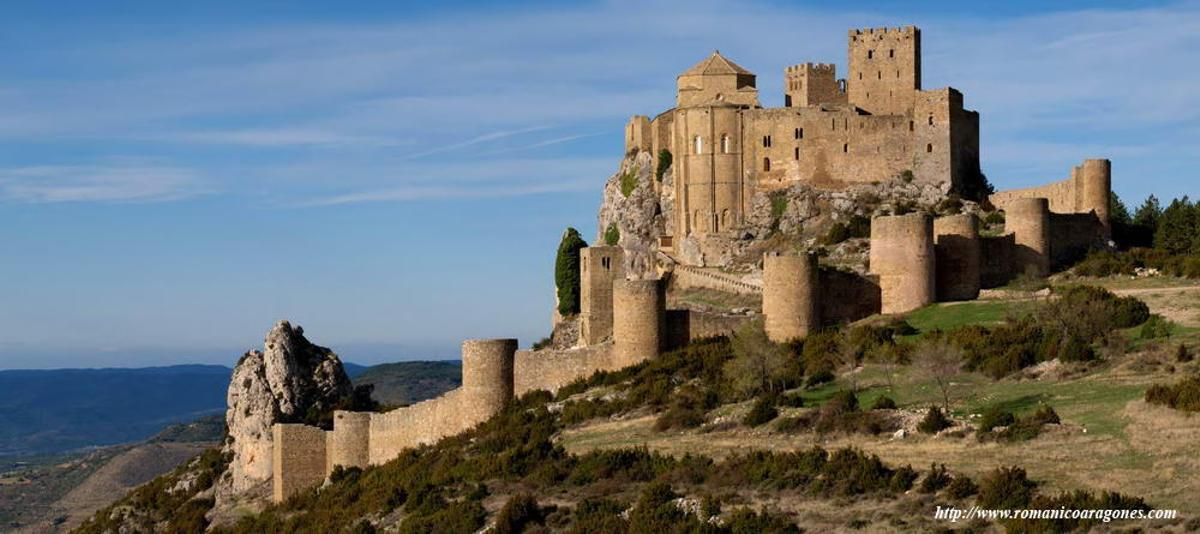 El castillo es el principal atractivo turístico de Loarre.