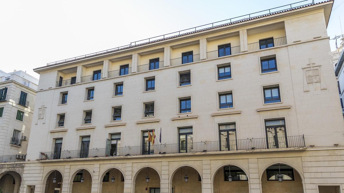 Fachada de la Audiencia Provincial de Alicante donde se ha celebrado el juicio.