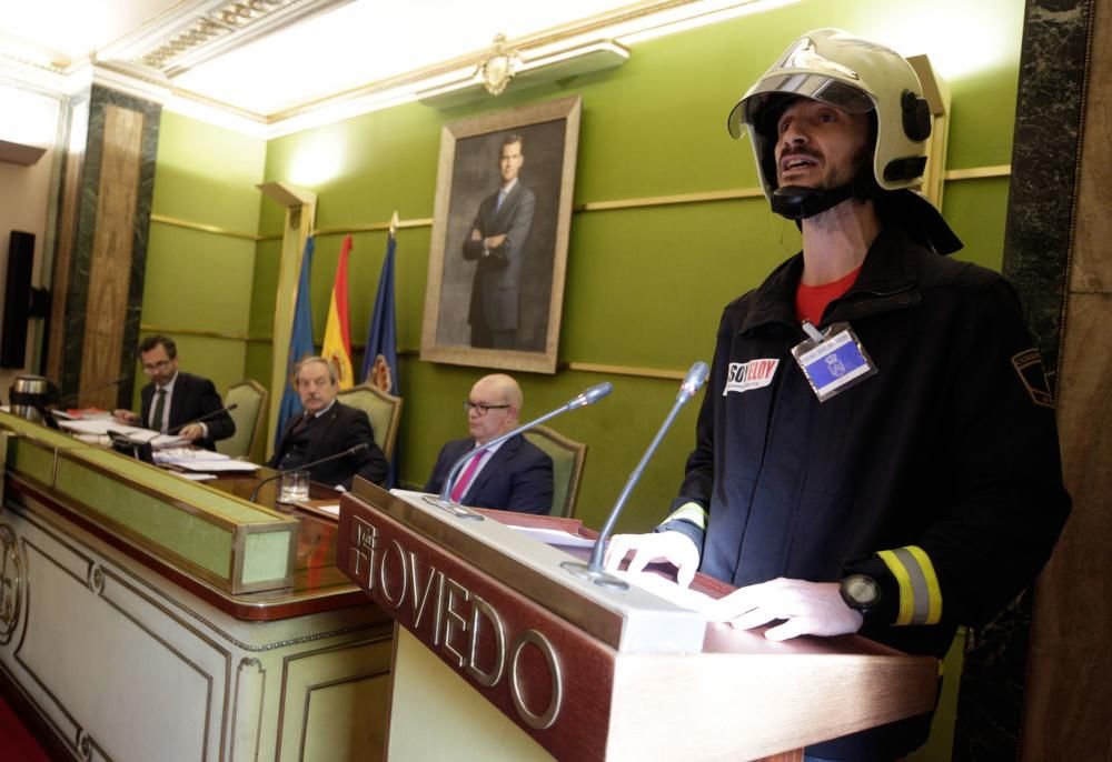 Manifestación de bomberos de toda España en Oviedo por Eloy Palacio