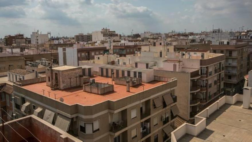 Una vista general del parque inmobiliario de Elche por el que el Ayuntamiento estima recaudar 60 millones de euros procedentes del IBI.