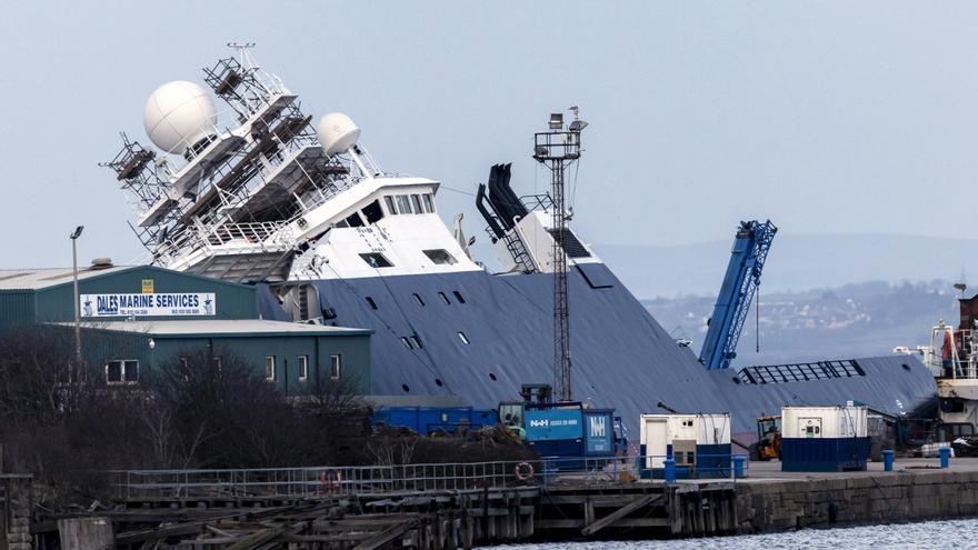 Almenys 33 ferits després de bolcar un vaixell al port d&#039;Edimburg