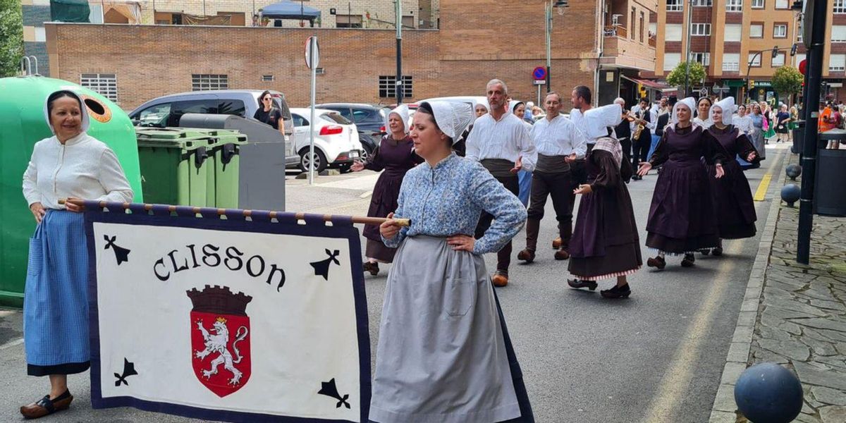 Las gaitas y los tambores llegan a Corvera