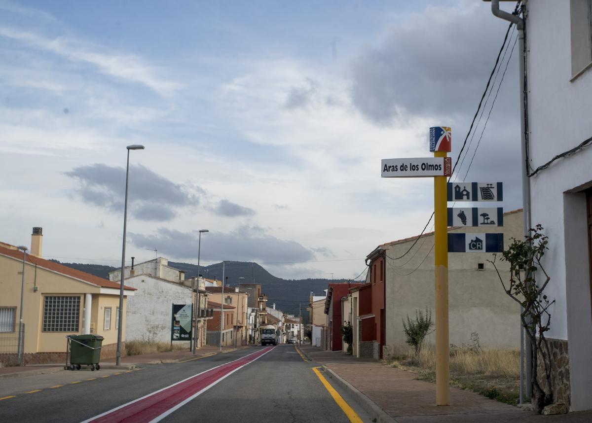 Aras de los Olmos, en La Serranía, con alrededor de 400 habitantes, será el primer pueblo en desconectarse de la energía convencional.COMARCAS/// Aras de Lods Olmos