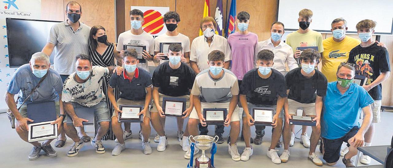 La selección balear cadete de fútbol sala fue distinguida por la FFIB por su título de campeona de España en 2020.