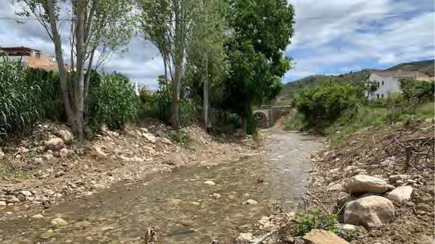 Se harán senderos junto al río de la Cueva de Riogordo.