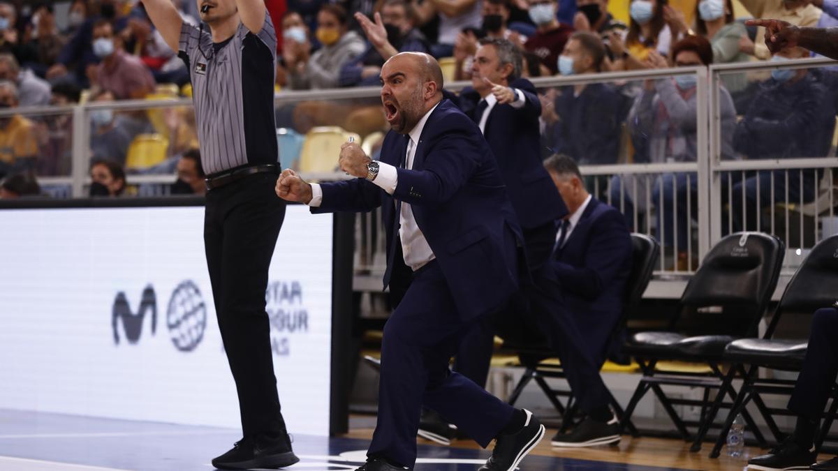 Víctor García celebra una canasta en un choque de esta temporada entre el Granca y el Burgos, en el Arena