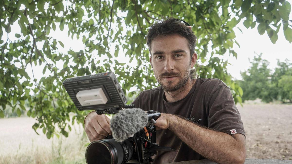 El videògraf manresà Joel Badia amb el seu equip de filmació