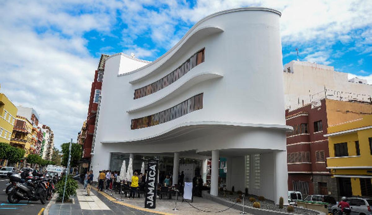 La ciudad se merienda las gasolineras