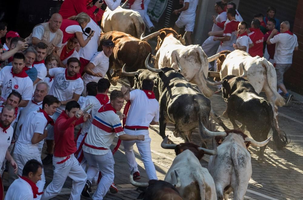 Tercer encierro de San Fermín 2018 con los toros de la ganadería Cebada Gago
