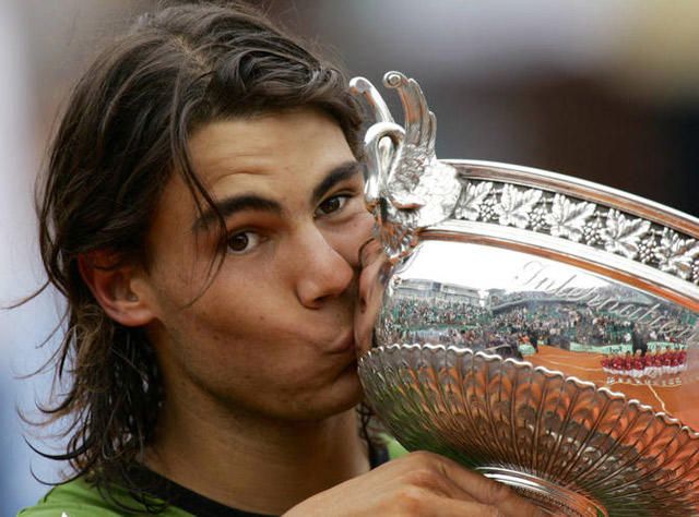 Año 2005: Primer Roland Garros, contra el argentino Mariano Puerta, por 6/7, 6/3, 6/1, 7/5.