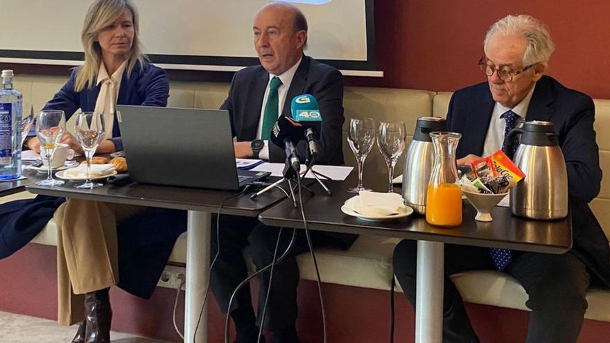 María Borrás, Miguel Iraburu y Marcelino Otero. | L. O.