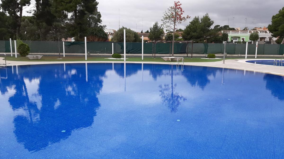 Una imagen de archivo de la piscina de verano de Godella.