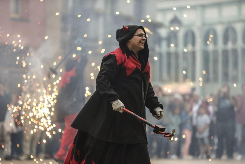 Los "correfocs" de Sarriá en Oviedo