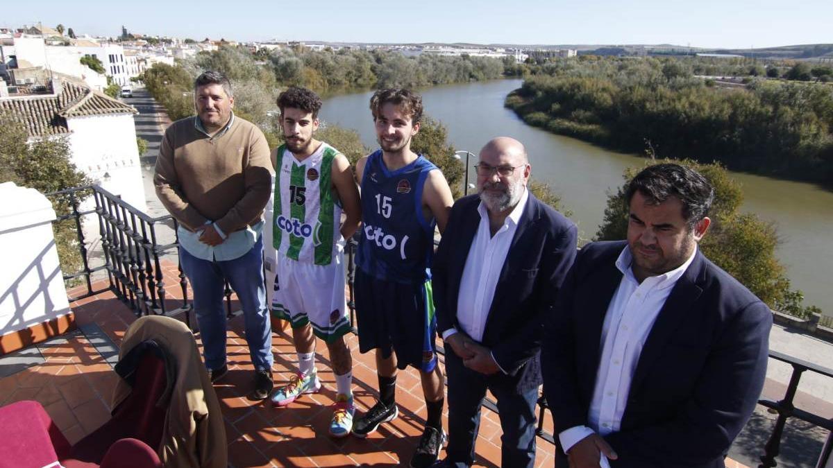 Enrique Garrido, Alejandro Trujillo, Josemi Jiménez, José Palacios y Manuel Jesús Coto, en la presentación del nuevo proyecto del Coto Ciudad de Córdoba.