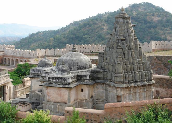 La fortalez Kumbhalgarh alberga más de 350 templos.
