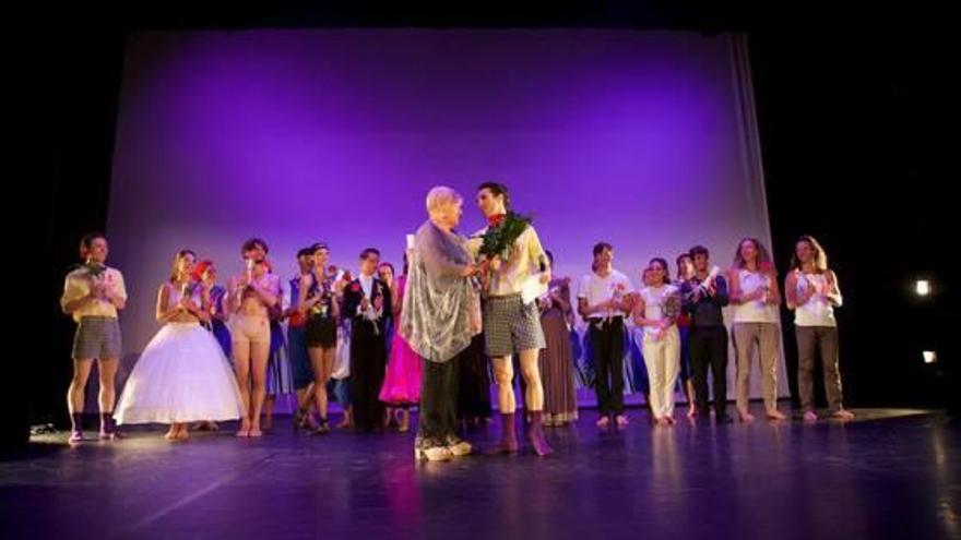 Salutacions de la gala «Ballarins de Girona, junts contra el càncer», l&#039;any passat.