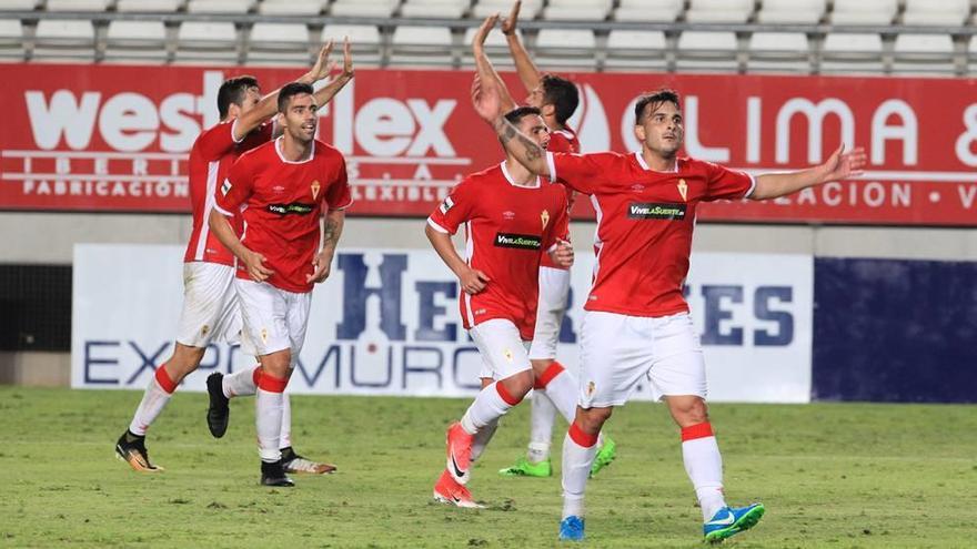 El extremo Elady celebra uno de los tantos conseguidos en la Copa del Rey ante el Olot al principio del curso.