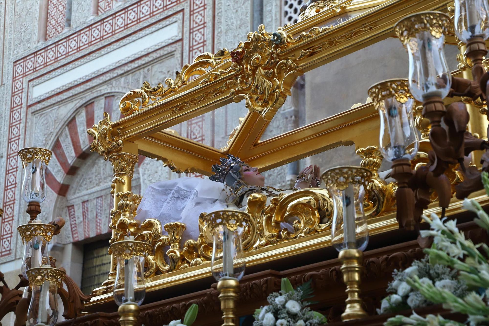 La Virgen del Tránsito llega a la Catedral en su esperada procesión