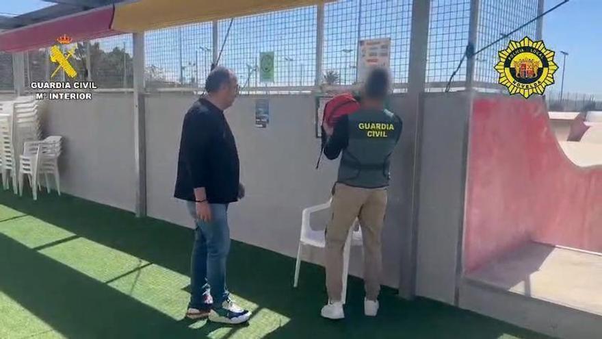 Roba un desfibrilador en Novelda y trata de venderlo a las pocas horas