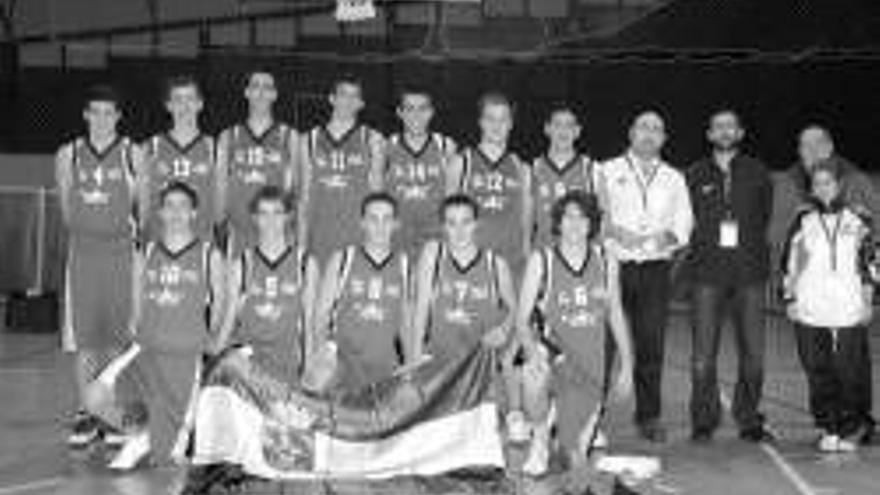 SATISFACCION EN BALONCESTO POR EL SEPTIMO PUESTO DE LOS CADETES