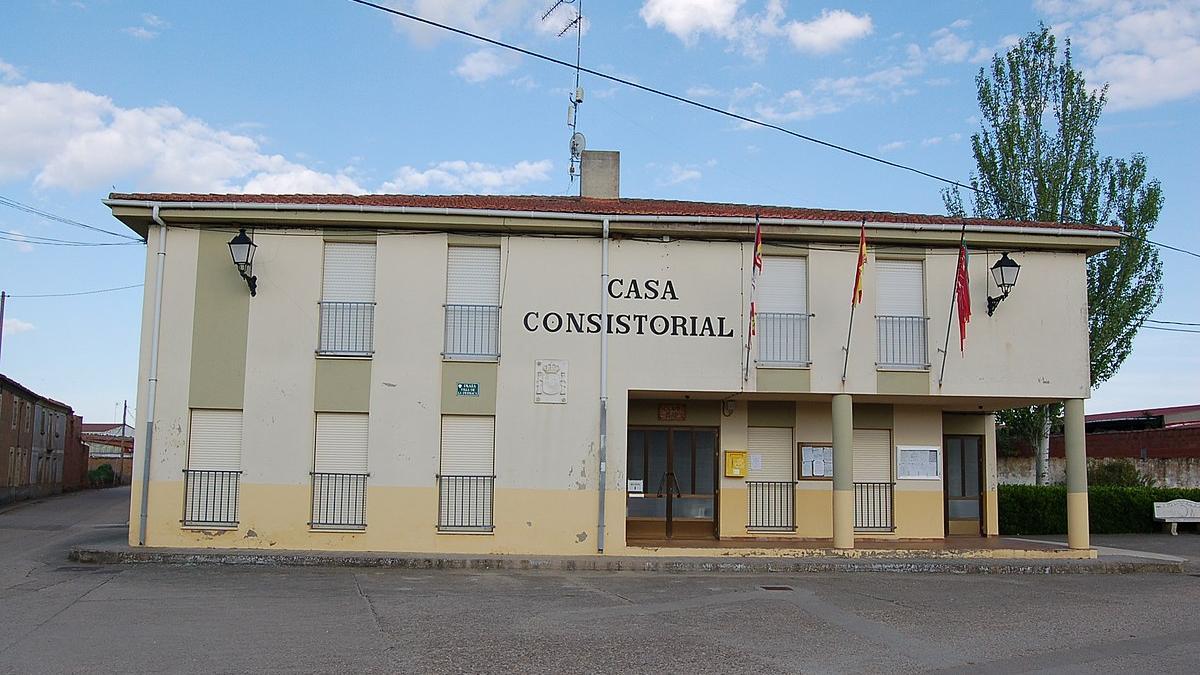 Casa Consistorial de Pueblica de Valverde.