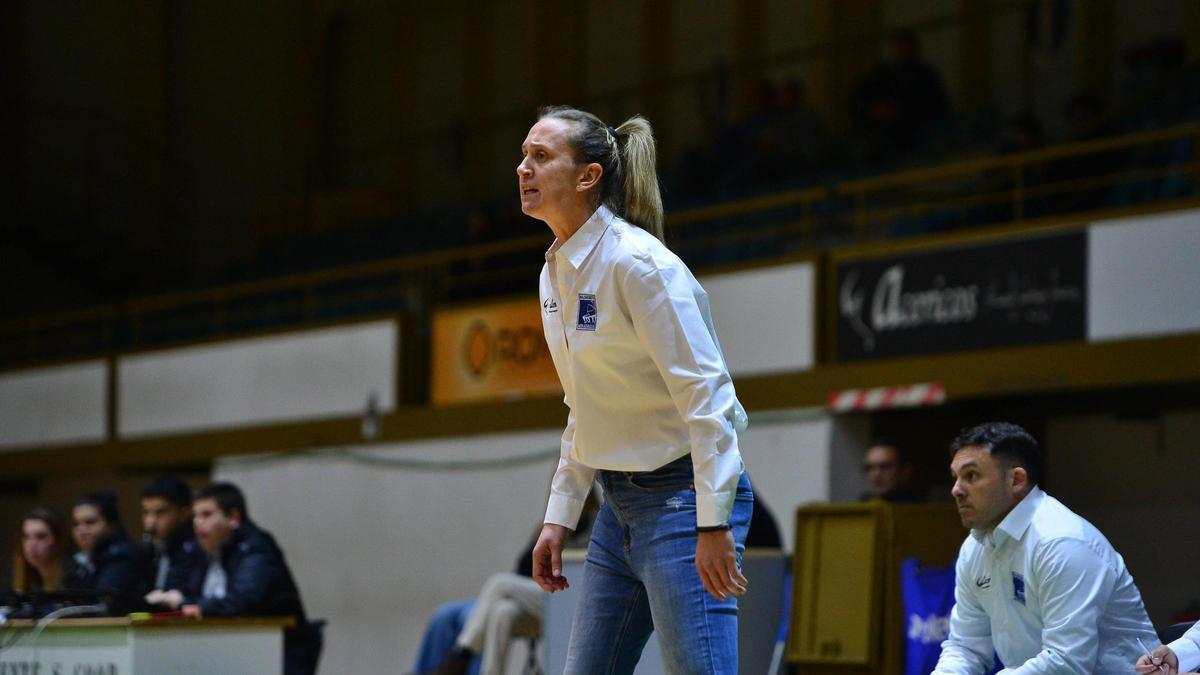Adrijana Knezevic, entrenadora del Miralvalle.