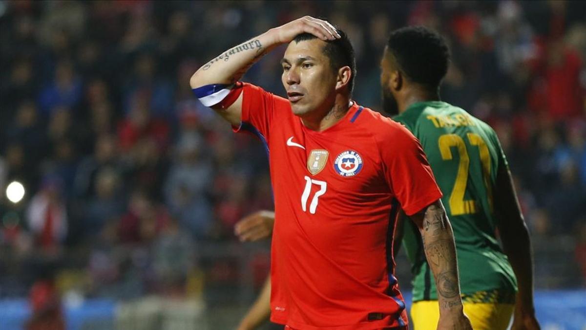 Gary Medel vio como su selección no se clasificaba para el Mundial de Rusia 2018