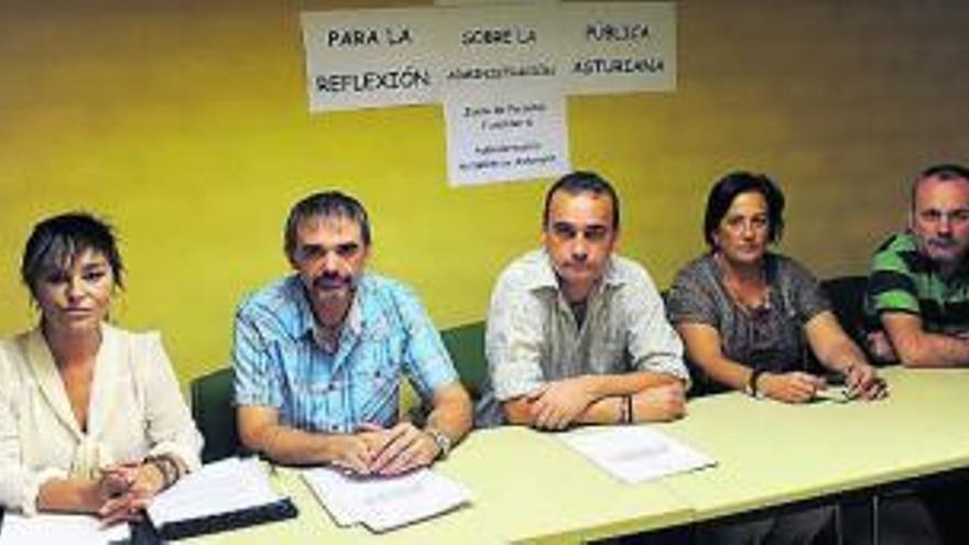 Los representantes de USIPA, CSIF, CSI, UGT y CC OO en la junta de personal.