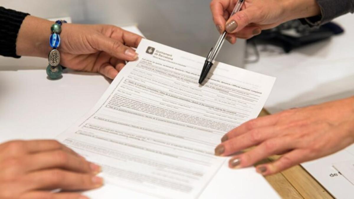 Presentació duna denúncia a la comissaria del cos de Mossos dEsquadra