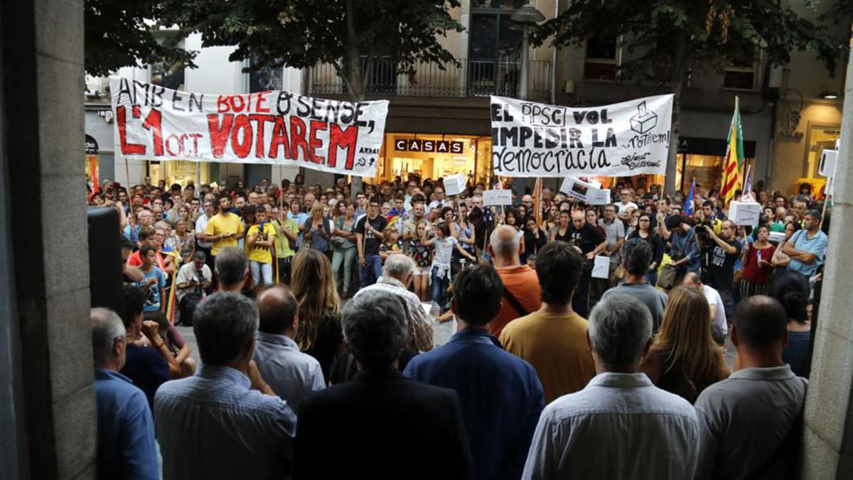 Manifestació a favor del referèndum a Mataró. 