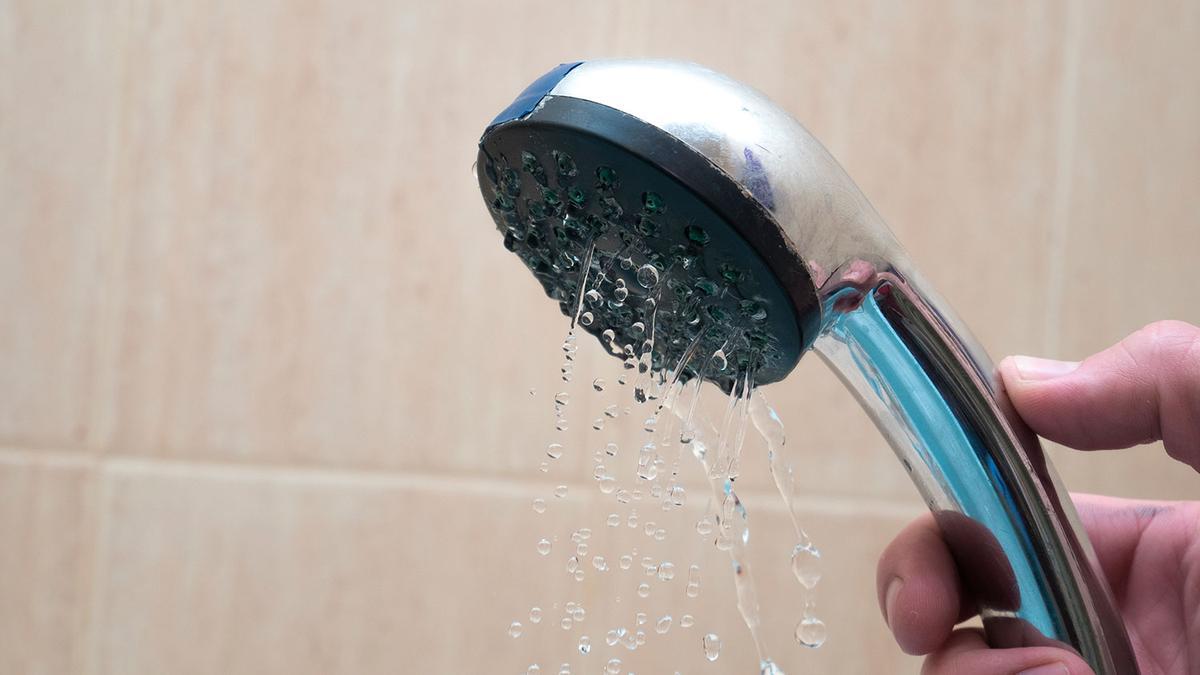 AGUA PARA EL MOHO DE LA DUCHA | El agua de Mercadona que borra para siempre  el moho de la junta de la ducha