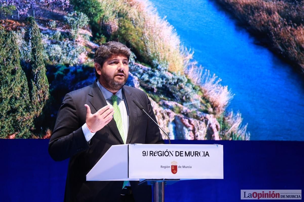 Así ha sido el acto institucional del Día de la Región de Murcia en el Teatro Romea