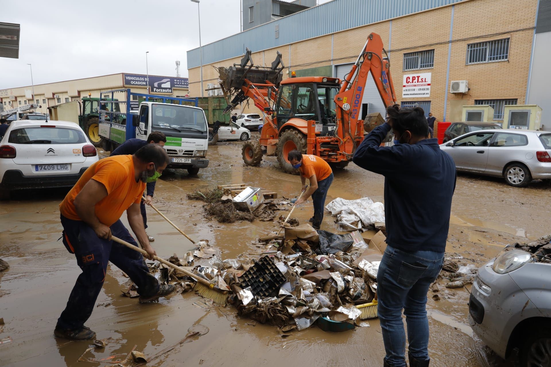 Daños en el polígono Vereda Sud de Beniparell