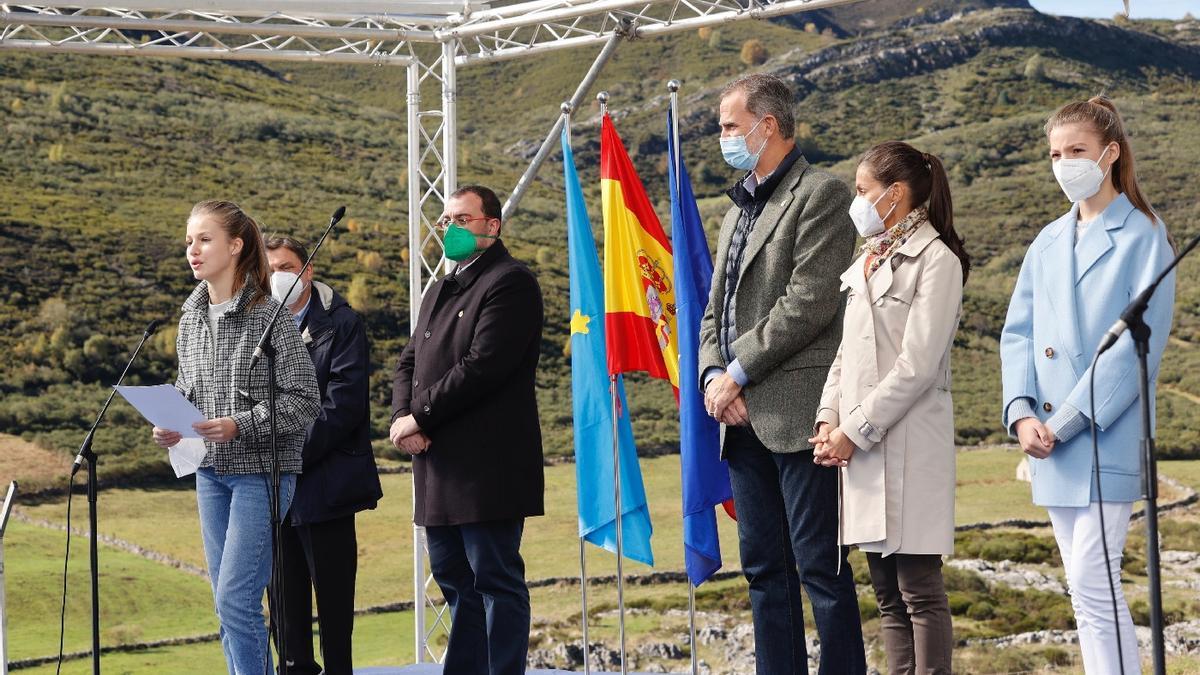 Pueblo Ejemplar 2021: La Familia Real visita Santa María del Puerto, en Somiedo