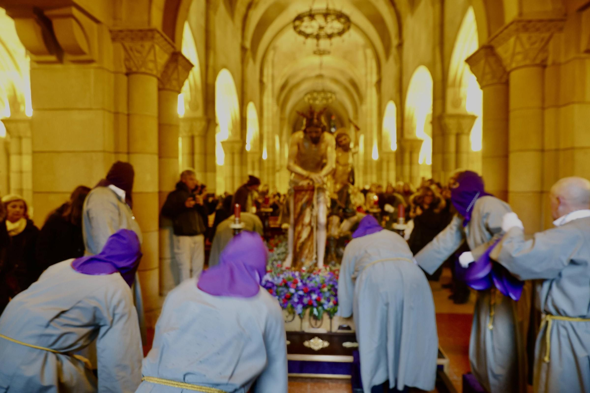 La lluvia frustra la procesión de las Lágrimas de San Pedro en Gijón