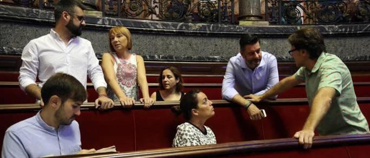 Concejales del equipo de gobieno en una de las últimas sesiones plenarias del Ayuntamiento de València.