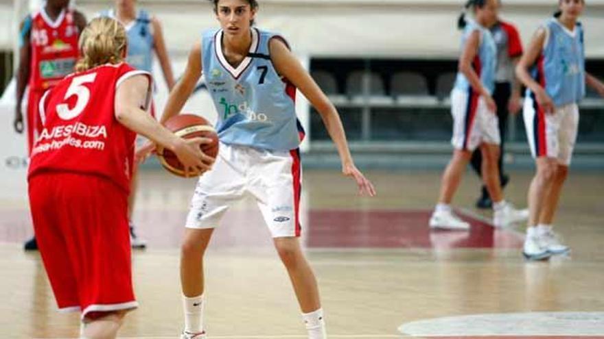 Alba Torrens en un partido de la presente temporada disputado en As Travesas