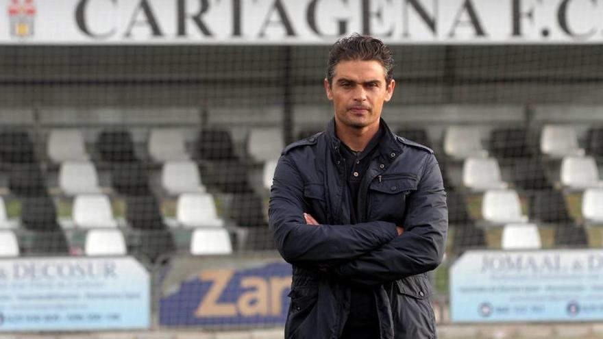 Leo Gómez posa en las instalaciones del Cartagena FC, club del que es gerente.